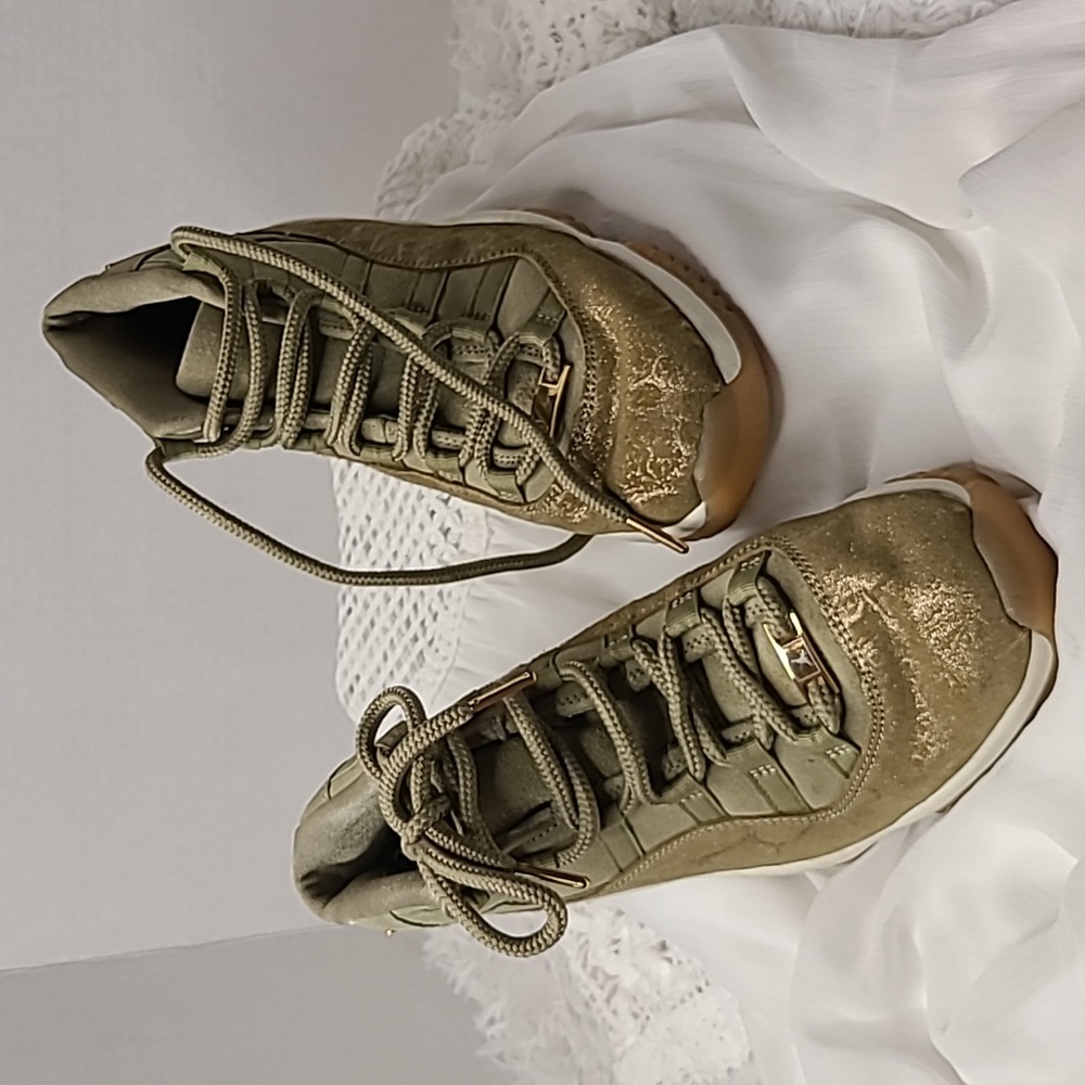 Air Jordon 11 Neutral Olive Lux Sneakers
